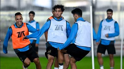 مران الزمالك.  تدريبات بدنيه متنوعه للاعبين بملعب بنينا 