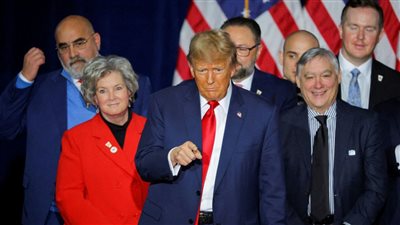 سياسي: الولاء الشخصي التام والتمرد على السياسة التقليدية معيار ترامب لاختيار فريقه