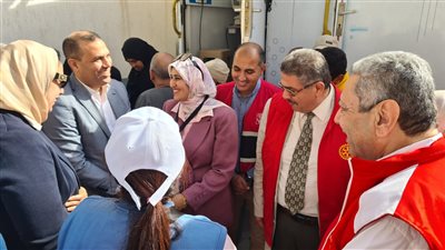 وكيل صحة البحيرة يتفقد القافلة الطبية بإفلاقة 