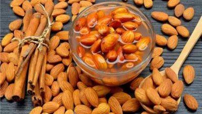 كنز صحي خفي في اللوز المنقوع..تناولي بعضاً منه كل يوم ولاحظ الفرق