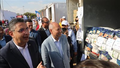 محافظ القاهرة يفتتح أول أسواق اليوم الواحد.. ويؤكد: الهدف إلغاء الحلقات الوسيطة 