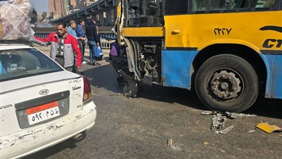 إصابة 3 أشخاص في حادث تصادم أتوبيس في شبرا الخيمة