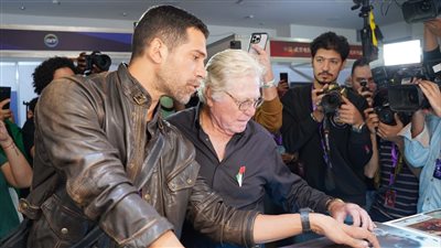 حسين فهمي: السينما المصرية بخير والصناعة منتعشة