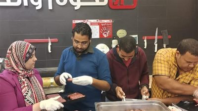 ضبط 9000 عبوة عصير فاسدة في حملات على أسواق سوهاج