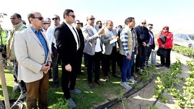 وزير الإسكان يتفقد الموقف التنفيذي لمشروع 
