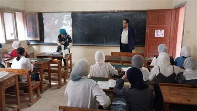 وكيل تعليم الغربية يتابع سير الدراسة بمدرسة نفيا الإعدادية 
