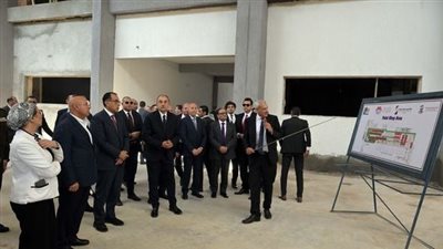 رئيس الوزراء يشهد احتفالا ببدء الإنتاج والتشغيل بشركة 