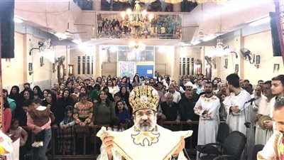 الأنبا توما حبيب يترأس قداس عيد الشهيد العظيم مارجرجس بطهطا| صور