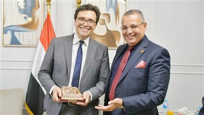 وزير الثقافة يلتقي محافظ جنوب سيناء لبحث إقامة مشروعات وفعاليات ضمن مبادرة 