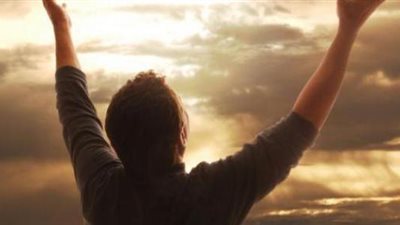 الأزهر: المؤمن مع كثرة البلاء يزداد قربًا من الله