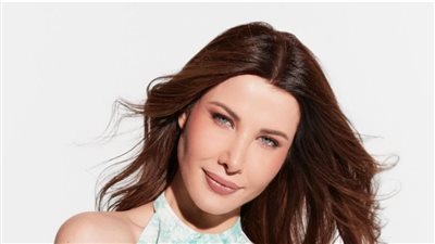 نانسي عجرم مرآة لموضة شتاء 2025