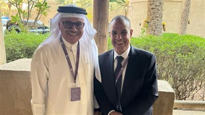 وزير الخارجية والهجرة يجتمع بنظيره البحريني
