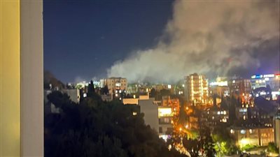 انفجارات ضخمة في حيفا وانقطاع الكهرباء بعد رشقة صاروخية من لبنان (شاهد)