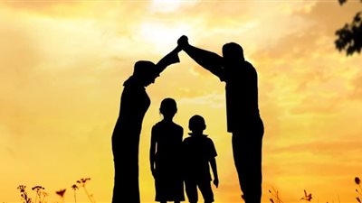 5 خطوات لتكييف الأسرة مع تطورات العصر والالتزام بالضوابط الإسلامية