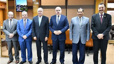 جامعة قناة السويس تنظم دورة حول 