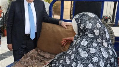 محافظ المنوفية يلتقى حالة انسانية من ذوى الهمم 