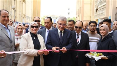 افتتاح معرض التسوق الخيري لطلاب جامعة الزقازيق