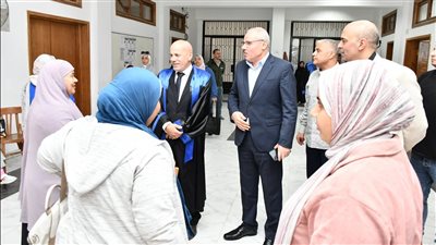 رئيس جامعة قناة السويس يتابع سير العملية التعليمية لطلاب ذوي الهمم