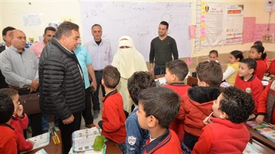  محافظ الدقهلية يتفقد وحدة طب الأ سرة بقرية الأحمدية  