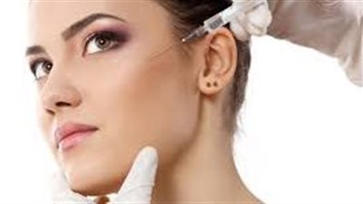 خبيرة تجميل تحذر من حقن الفيلر في منطقة تحت عظام الخدين لهذا السبب