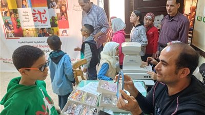 الكشف على 187 حالة فى قافلة طبية بالخصوص 