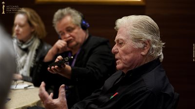 حسين فهمي: مهرجان القاهرة السينمائي صوت قوي لدعم القضية الفلسطينية