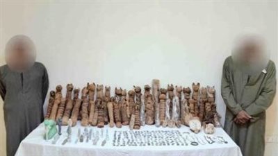 ضبط 360 قطعة ومومياوات أثرية بحوزة شخصين في المنيا