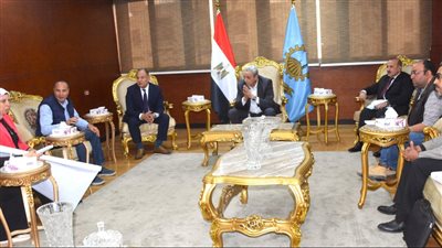 محافظ الغربية ورئيس شركة مصر يبحثان مشروع تطوير غزل المحلة
