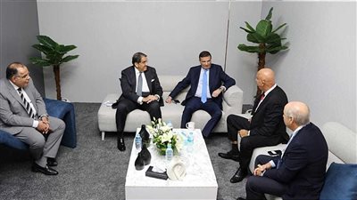 وزير الزراعة يتفقد أجنحة المعرض والمؤتمر الدولي للتكنولوجيا للشرق الأوسط وإفريقيا