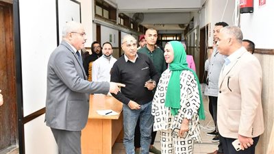 رئيس جامعة قناة السويس يتفقد مستشفى طب وجراحة الفم والأسنان