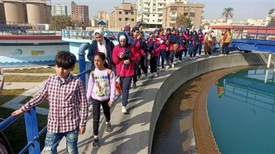 طلاب ديرب نجم يزورون محطة مياه الزقازيق المرشحة