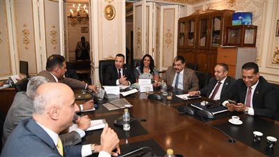 اتصالات النواب تشيد بدور 