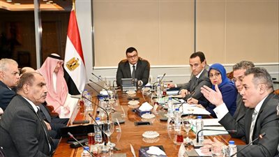 وزير الإسكان  يلتقي المستثمر السعودي الشيخ حسن الشربتلي لتنفيذ عدد من المشروعات العقارية