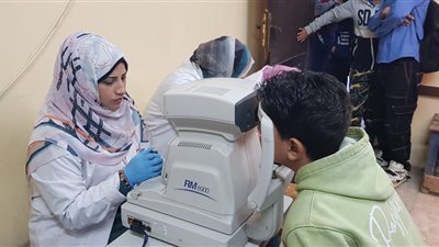 الكشف على 345 حالة في قافلة طبية لأمراض العيون بجامعة بنها