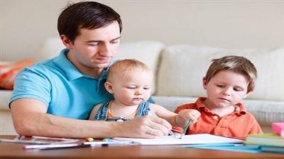 في اليوم العالمي للرجال.. كيف نربي أولادنا ليكونوا رجالا صالحين (شاهد)