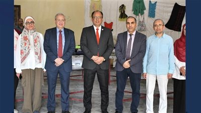 كلية الصيدلة جامعة حلوان تنظم معرض 