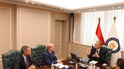 وزير البترول يتابع نشاط 