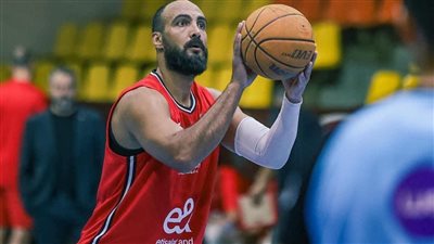 الأهلي يفوز على الترام في دوري السلة