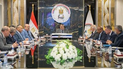 وزير الإنتاج الحربي يلتقى ممثلي 