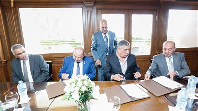 توقيع بروتوكول تعاون بين الصرف الصحي بالإسكندرية وشركة بارونز كورت 