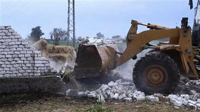 تنفيذ 11 قرار إزالة على أملاك الدولة والأراضي الزراعية بدسوق