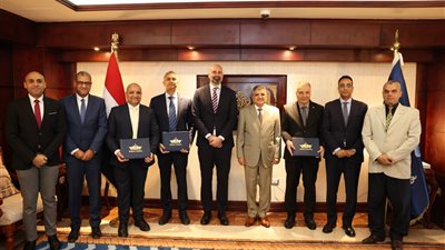 توقيع عقد تعاون بين هيئة قناة السويس وشركة ميرسك للتدريب