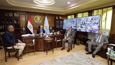 محافظ كفر الشيخ يناقش مشاكل الدوائر مع أعضاء مجلسي النواب والشيوخ