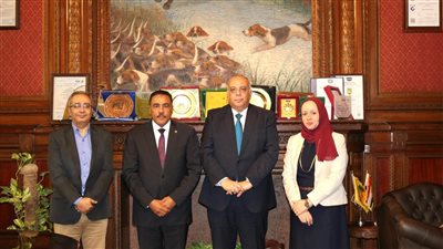 محافظ مطروح يزور مركز بحوث الصحراء بالقاهرة لتعزيز التعاون المشترك
