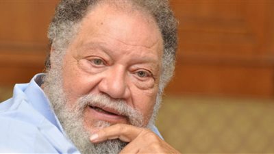 كواليس إنقاذ يحيى الفخراني من الغرق في حمام سباحة.. مشهد شهير.. السبب