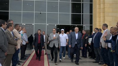 رئيس الوزراء يتفقد جامعة الوادي الجديد