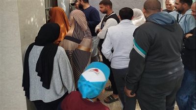 طوابير وزحام بسجل قليوب من أجل استمارة 