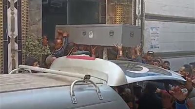 تشييع جثمان الطالبة منار ضحية إنقلاب سيارة أجرة بترعة القاصد بالمنوفية