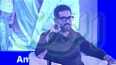 عمرو سعد يقدم نصيحة هامة للشباب.. علاقة الزمن بالقصة؟