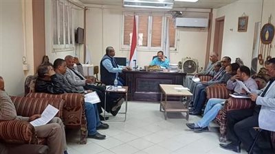 مدير تعليم ابو تشت يوجه بحسن إختيار رؤساء ومراقبين اللجان بالامتحانات 